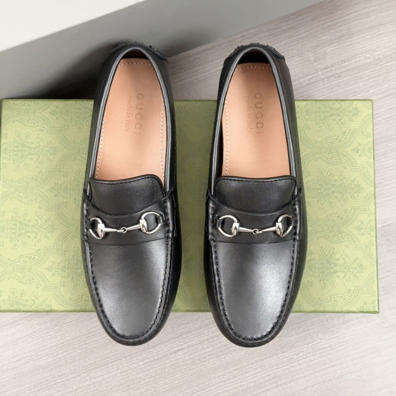 G*u*i leather shoes
